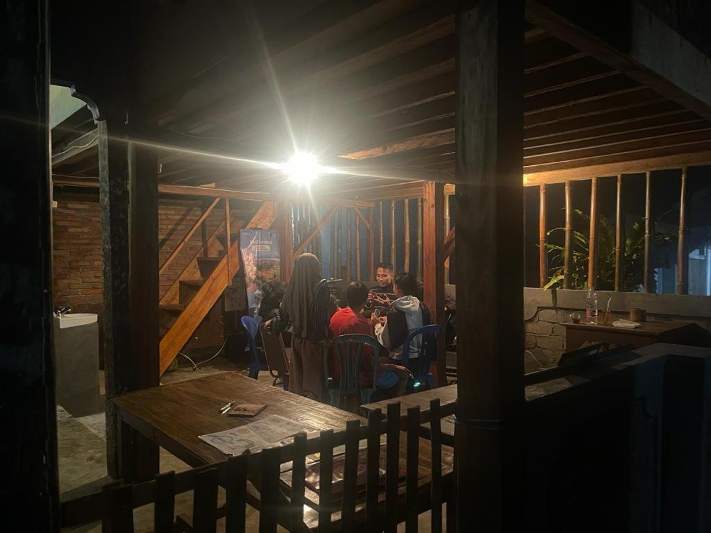 Jaya Homestay Tetebatu Extérieur photo